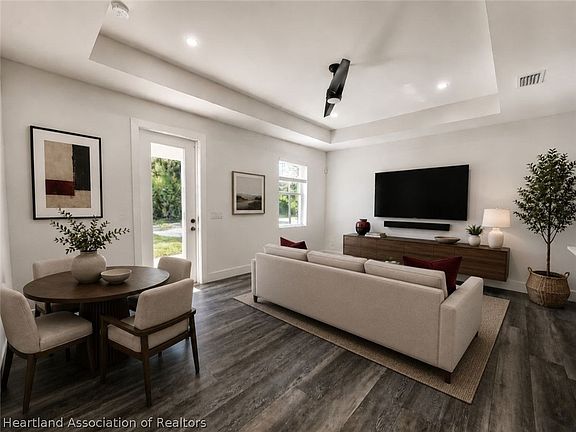 3rd image of 157 Karlow Ave S