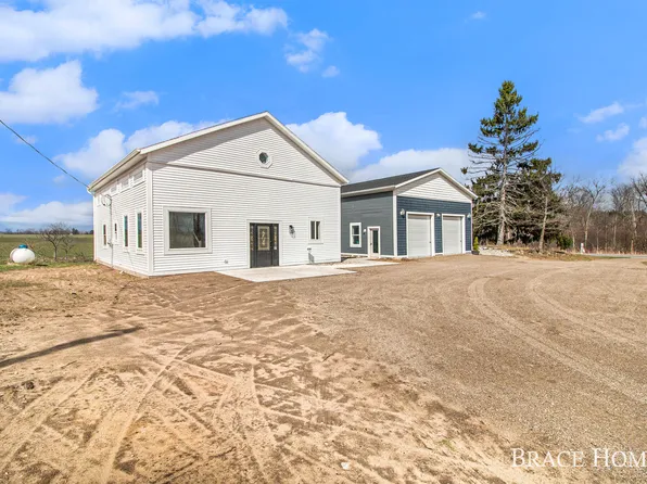 4655 Grosvenor St NE, Sand Lake, MI 49343