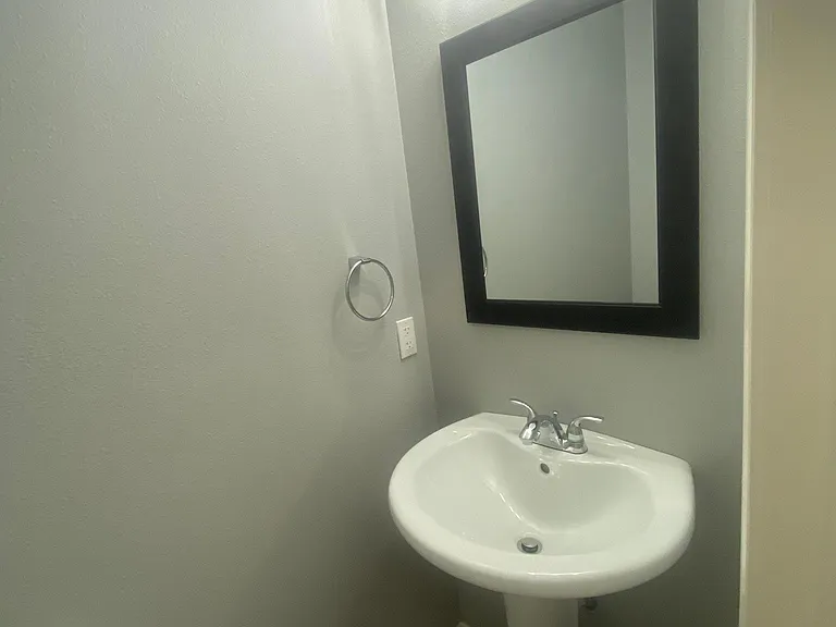 1/2 bath