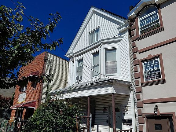 3rd image of 1019 E 217th St