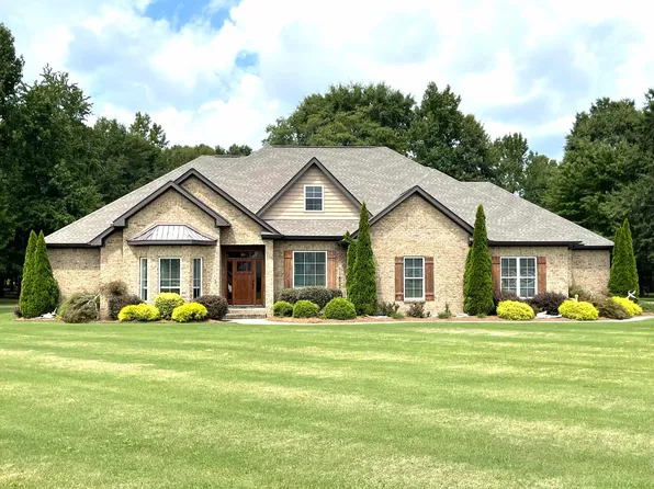 455 Woodfern Dr, Killen, AL 35645