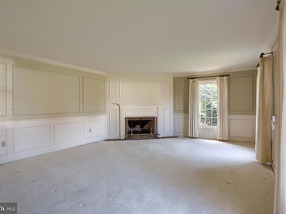 3rd image of 1200 Stratford Dr