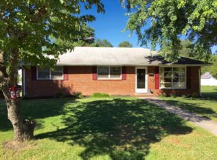 403 E Georgia Ave, Crewe, VA 23930