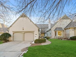 8158 Delmar St, Prairie Village, KS 66208