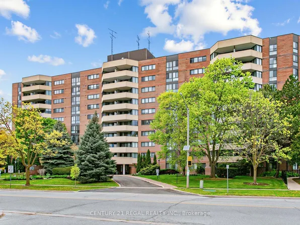 40 Baif Blvd #803, Richmond Hill, ON L4C 5M9