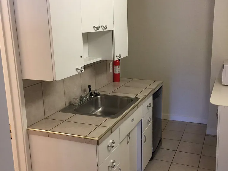 115 N Park St #5 — Photo 15