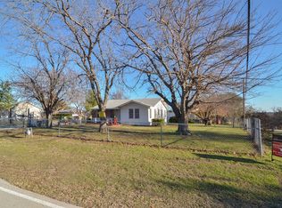 500 Alameda Rd, Azle, TX 76020