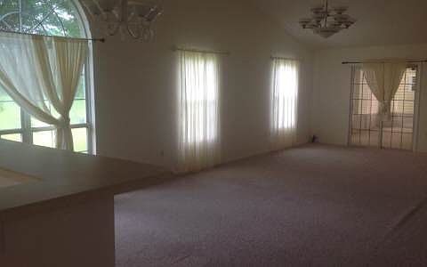 4th image of 851 SW Jaguar Dr
