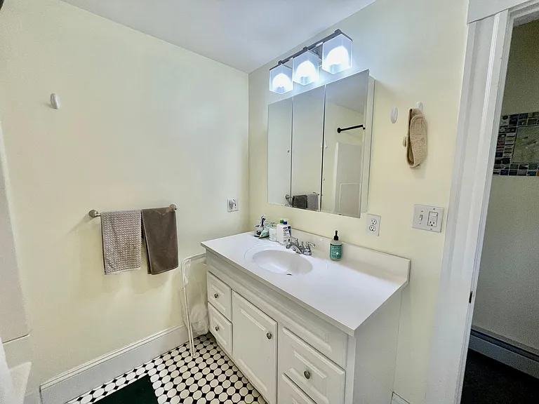 39 Illinois Ave #2 — Photo 15