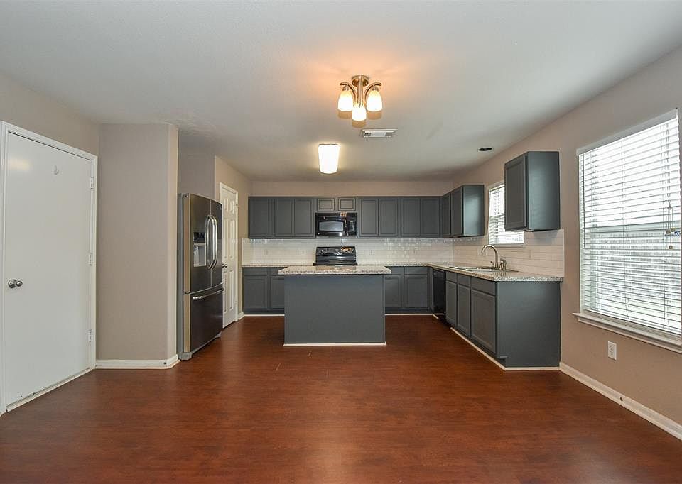 1st image of 3535 Lanesborough Dr