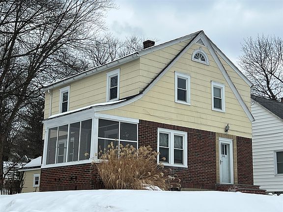 3rd image of 606 Exchange St S