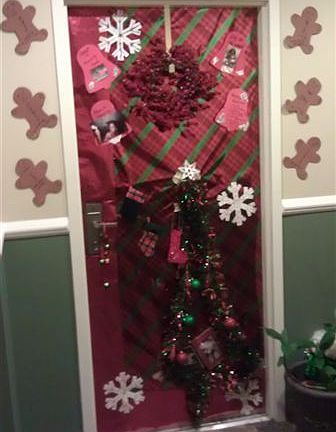 christmas door winners karaoke 017