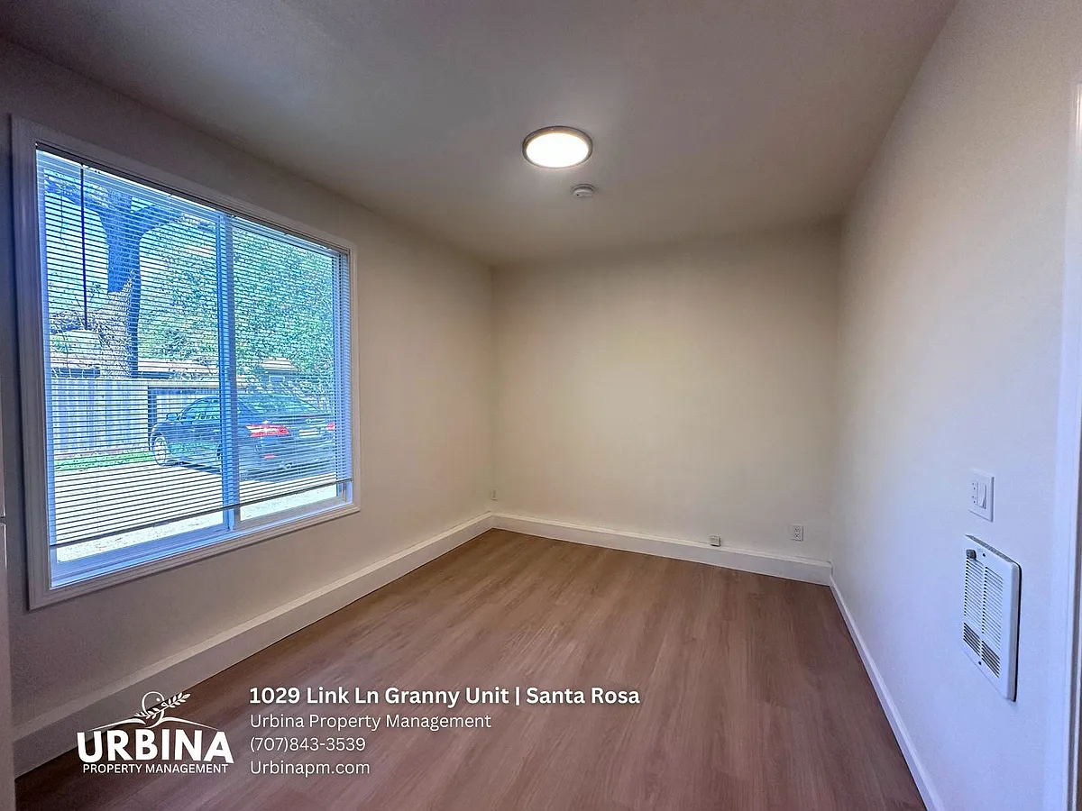Building Photo - 1029 Link Ln