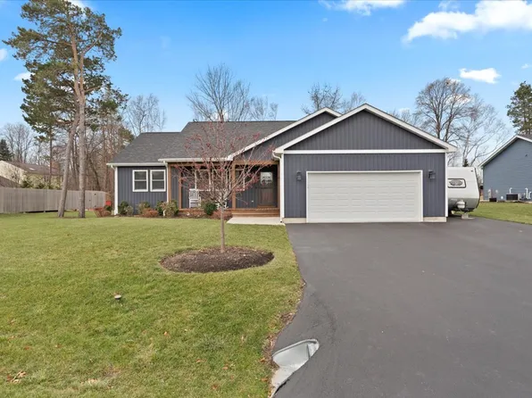 212 Cavin Ave, Winthrop Harbor, IL 60096