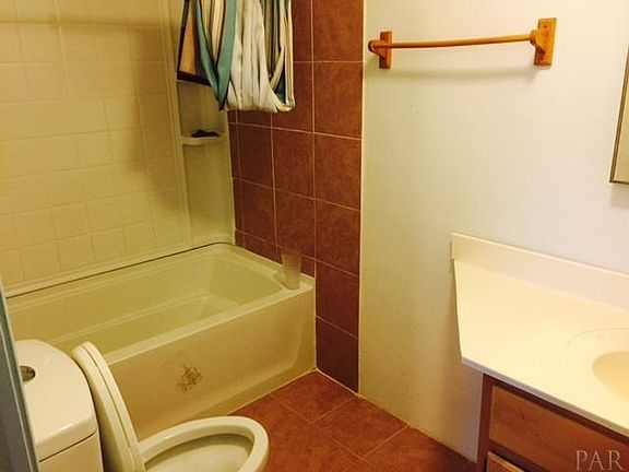 5th image of 2931 W Jackson St