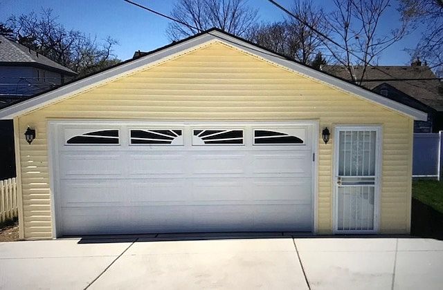 2nd image of 15095 Rosemont Ave