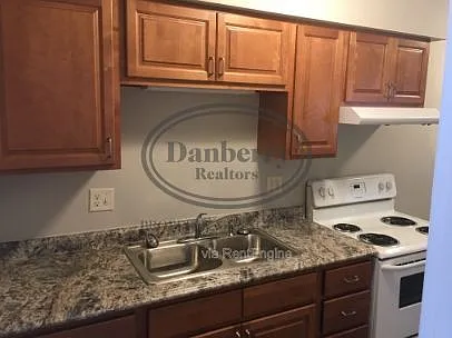 725 N Cory St #E — Photo 8