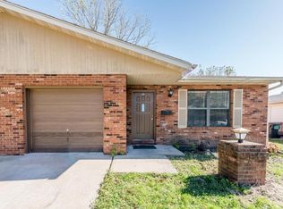 48 Eastland Dr, Belleville, IL 62221