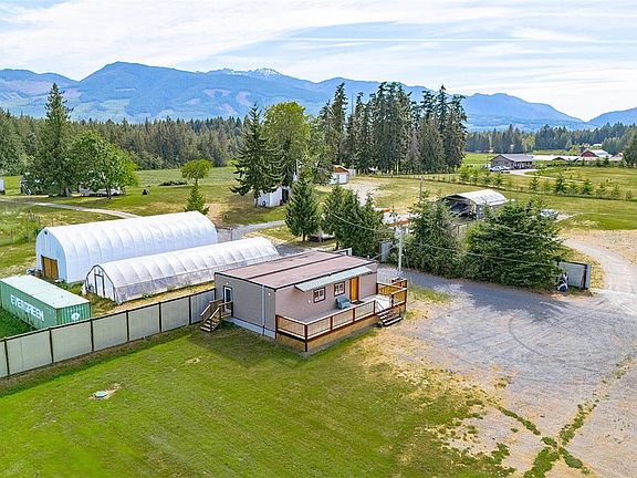 3rd image of 3044 Alberni Hwy