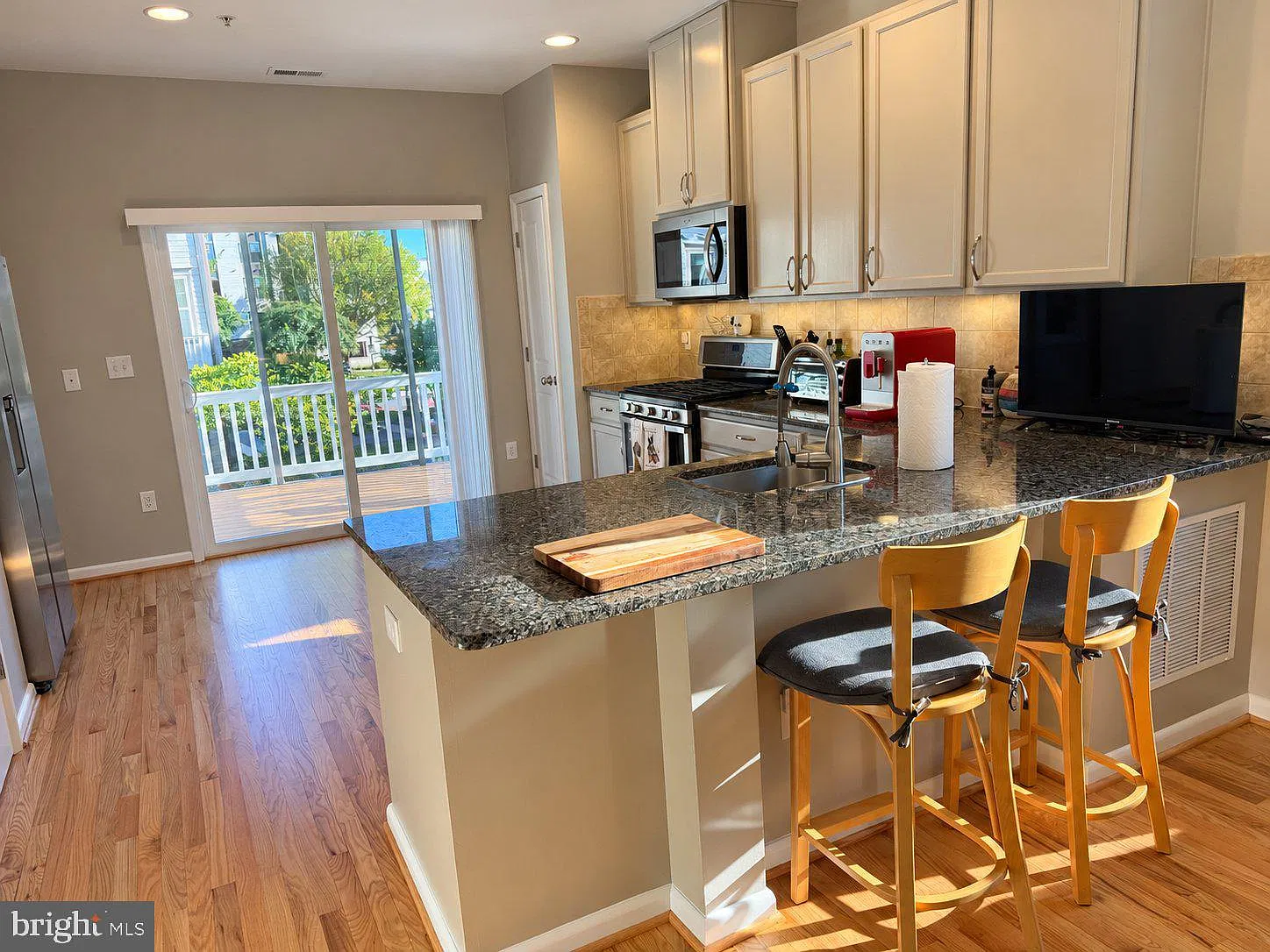 3 bed, 4.5 bath, 1552 sqft, $3,850 — Photo 2
