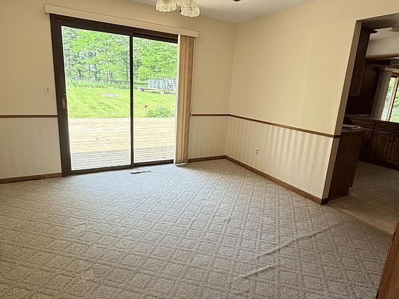 3rd image of 755 Grindle Dr SE