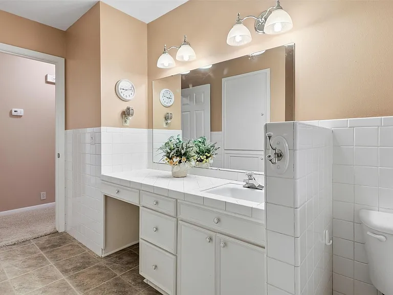 1335 Kathy Ave — Photo 32