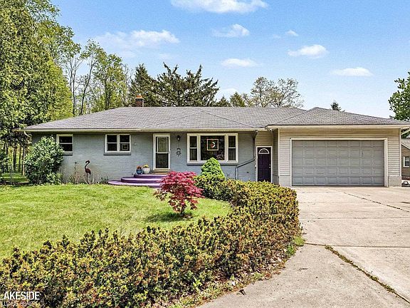 2nd image of 46502 Woodall Rd