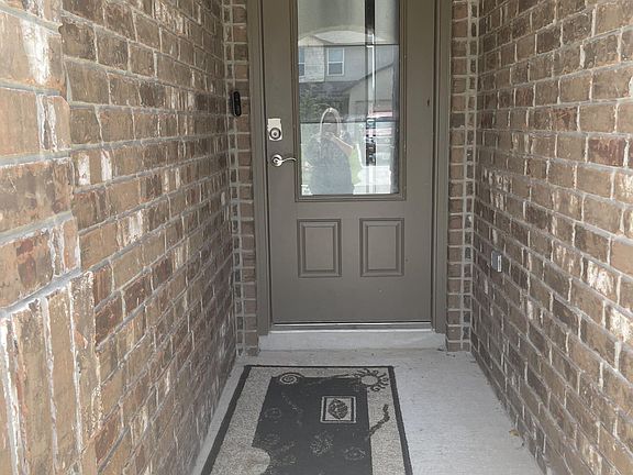 3rd image of 6019 Akin Pl