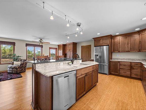 4th image of 169003 Shorewood Drive