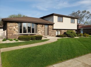 16500 Cranberry Ct, Tinley Park, IL 60487