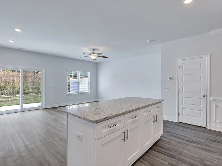 512 Governor Treutlen Cir — Photo 8
