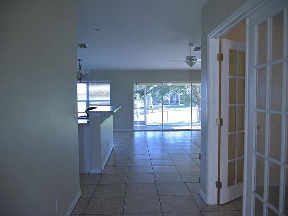 3rd image of 126 SW 13th Ter