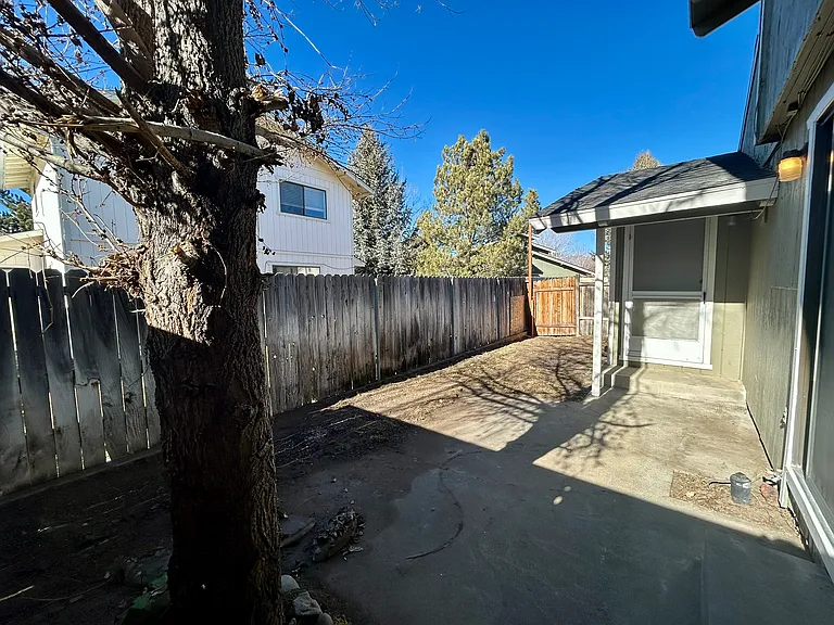1476 Hussman Ave #A — Photo 12