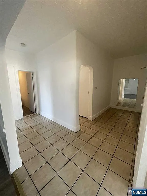 3 bed, 1.0 bath, $2,300 — Photo 4