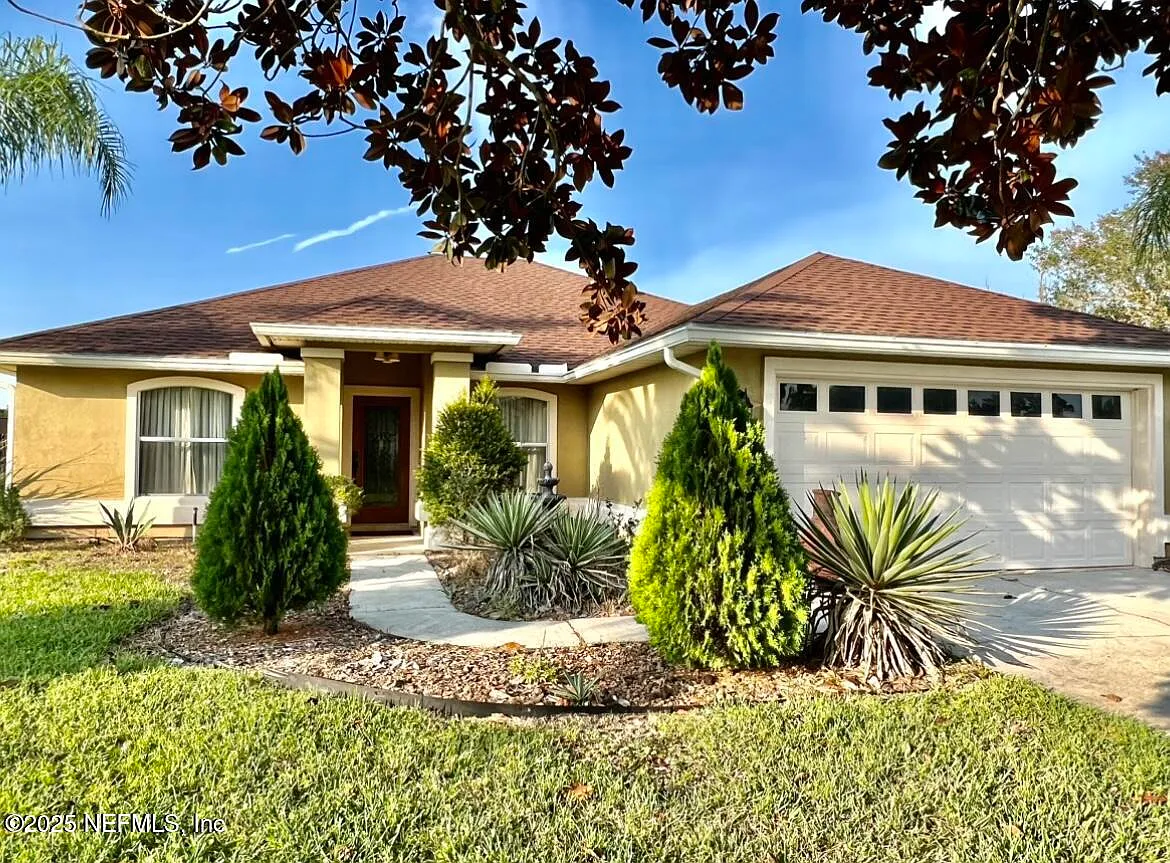 4 bed, 2.0 bath, 1594 sqft, $2,400 — Photo 1