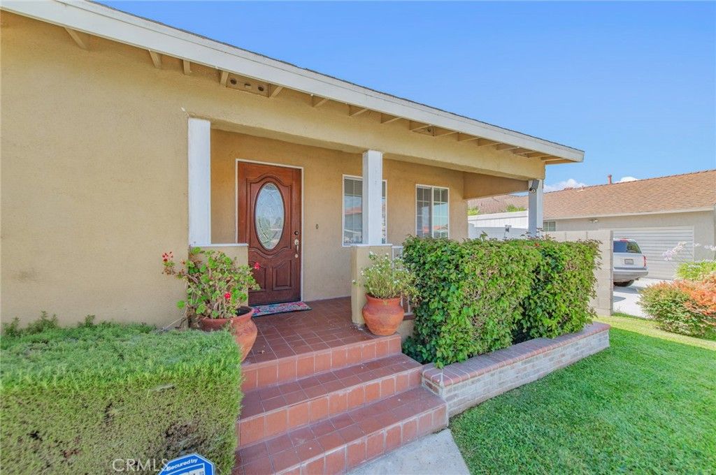 10530 Newville Ave, Downey, CA - View 2