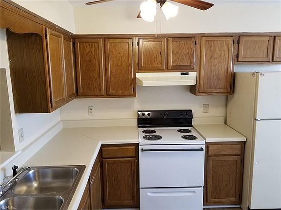 3rd image of 1045 Casanova Dr