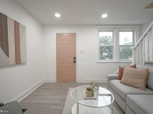 1069 Collings Rd, Camden, NJ 08104