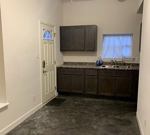 Kitchen/Breakfast Area