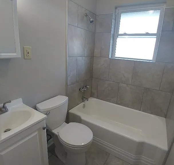 109 W Gettysburg Ave — Photo 10