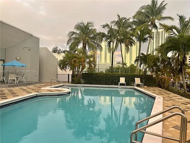 3 bed, 2.5 bath, $5,500 — Photo 4