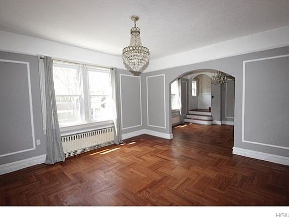 4th image of 199 Trenchard St
