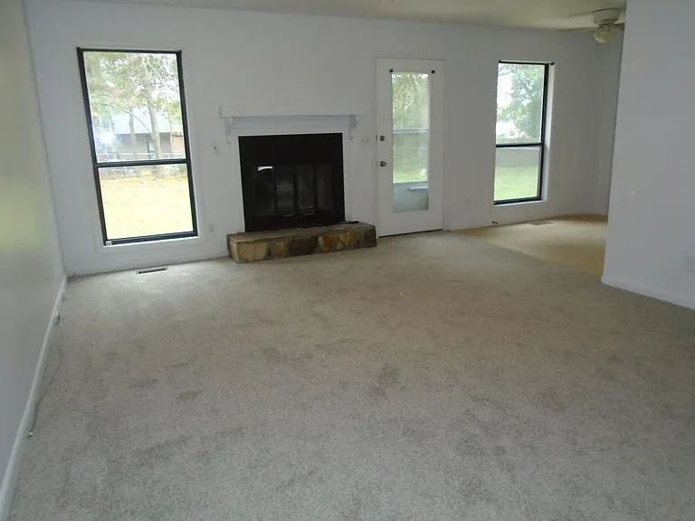 6827 Kizer Dr — Photo 6