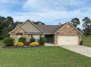 280 Cambridge Farms Dr, Hoschton, GA 30548