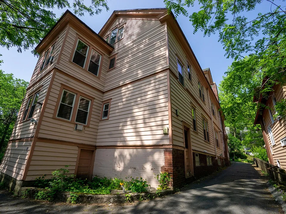 853 Maryland Ave #1