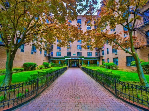 1213 Avenue Z image 1 of 18