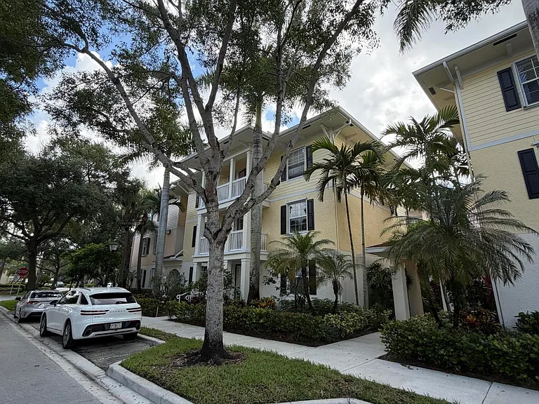 275 Murcia Dr #208 — Photo 89