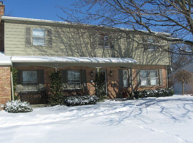1st image of 964 Chateau Dr