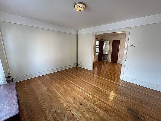 3rd image of 3252 47th St #1