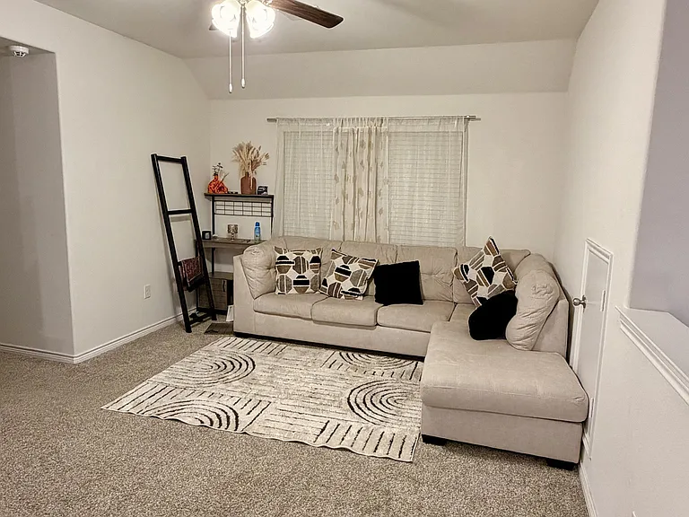 901 Goldenrod Ln — Photo 30